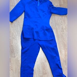 Jaanuu Scrub outfit